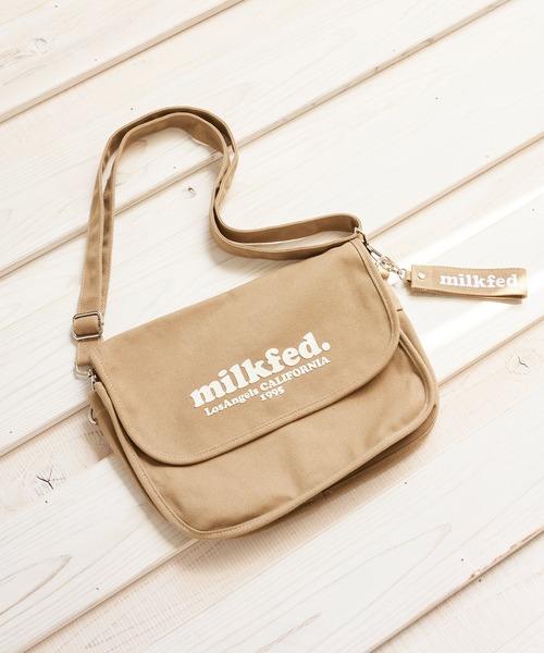 MILKFED.(ミルクフェド)の「ROUND CANVAS SHOULDERBAG(ショルダーバッグ・レディース・ベージュ/ライトピンク/ブラック/ホワイト・ONE SIZE)」の4枚目の写真