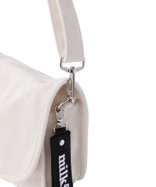 MILKFED.(ミルクフェド)の「ROUND CANVAS SHOULDERBAG(ショルダーバッグ・レディース・ベージュ/ライトピンク/ブラック/ホワイト・ONE SIZE)」の16枚目の写真