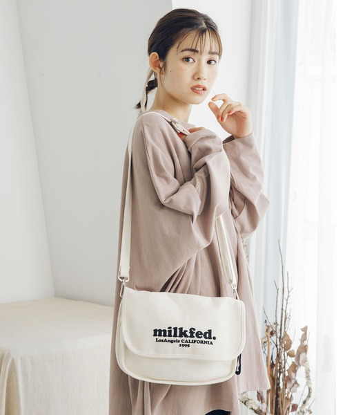 MILKFED.(ミルクフェド)の「ROUND CANVAS SHOULDERBAG(ショルダーバッグ・レディース・ベージュ/ライトピンク/ブラック/ホワイト・ONE SIZE)」の21枚目の写真