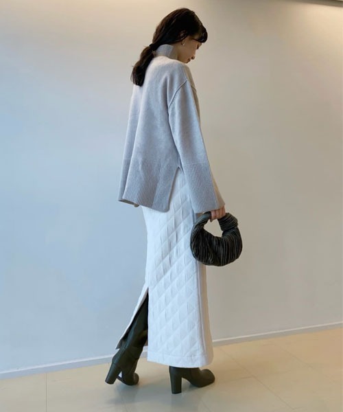 Mila Owen（ミラオーウェン）の「キルティング後ベンツストレートスカート（スカート・レディース・ブラック/カーキ/アイボリー・1/0）」の20枚目の写真