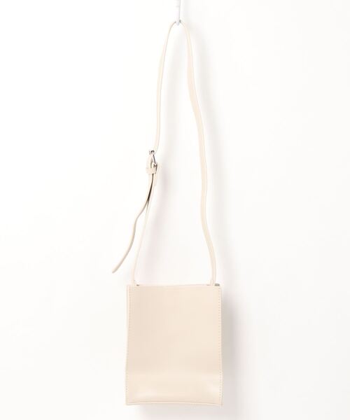 SPINNS（スピンズ）の「フェイクレザー スクエアデザインミニショルダーバッグ（ショルダーバッグ・レディース・ブラック/グレイッシュベージュ/チャコール/グリーン/パープル/オレンジ・ONESIZE）」の15枚目の写真