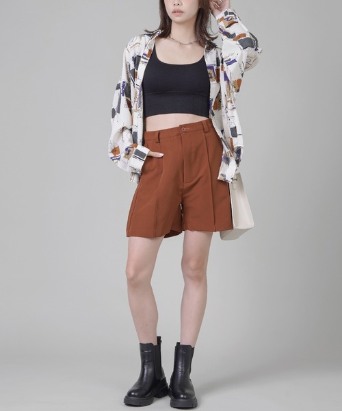 SPINNS（スピンズ）の「フェイクレザー スクエアデザインミニショルダーバッグ（ショルダーバッグ・レディース・ブラック/グレイッシュベージュ/チャコール/グリーン/パープル/オレンジ・ONESIZE）」の11枚目の写真