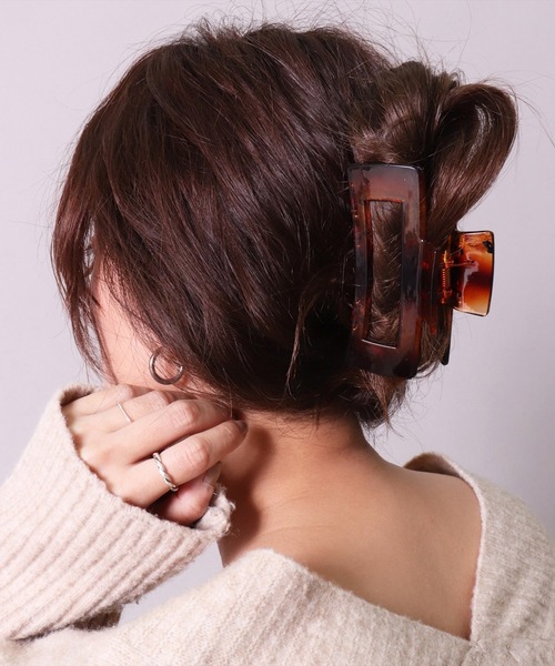 BAYBLO（ベイブロ）の「(SB)ビックスクエア ヘアクリップ（バレッタ/ヘアクリップ・レディース・シャンパン/ダークオレンジ/クリーム/クリア/ブルーグレー/マスタード/ブラウン系その他/バーガンディー/ピンク/アイボリー/モスグリーン/ベージュ/ブラウン/スミクロ/クリアブラック/エンジ・FREE）」の7枚目の写真