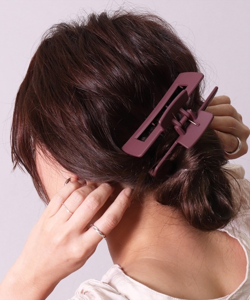 BAYBLO（ベイブロ）の「(SB)ビックスクエア ヘアクリップ（バレッタ/ヘアクリップ・レディース・シャンパン/ダークオレンジ/クリーム/クリア/ブルーグレー/マスタード/ブラウン系その他/バーガンディー/ピンク/アイボリー/モスグリーン/ベージュ/ブラウン/スミクロ/クリアブラック/エンジ・FREE）」の13枚目の写真