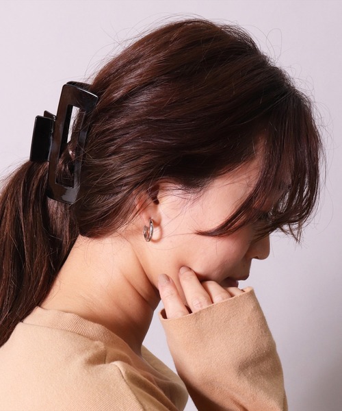 BAYBLO（ベイブロ）の「(SB)ビックスクエア ヘアクリップ（バレッタ/ヘアクリップ・レディース・シャンパン/ダークオレンジ/クリーム/クリア/ブルーグレー/マスタード/ブラウン系その他/バーガンディー/ピンク/アイボリー/モスグリーン/ベージュ/ブラウン/スミクロ/クリアブラック/エンジ・FREE）」の3枚目の写真