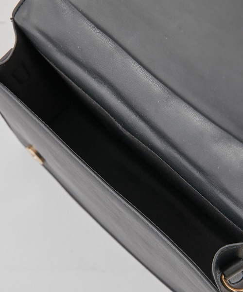 COLONY 2139（コロニートゥーワンスリーナイン）の「キルトチェーンショルダーバッグ（ショルダーバッグ・レディース・アイボリー/ブラック・FREE）」の11枚目の写真