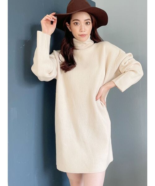 GYDA(ジェイダ)の「タートルネックルーズ ニット ワンピース(ワンピース・レディース・アイボリー/ブラック・FREE)」の2枚目の写真
