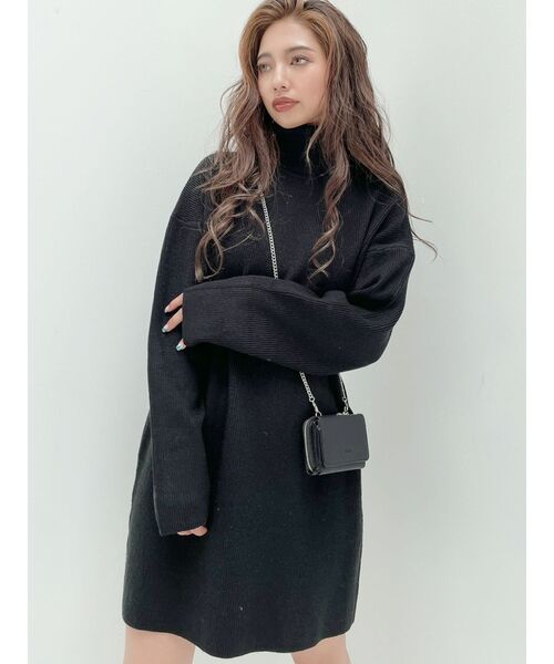 GYDA(ジェイダ)の「タートルネックルーズ ニット ワンピース(ワンピース・レディース・アイボリー/ブラック・FREE)」の1枚目の写真