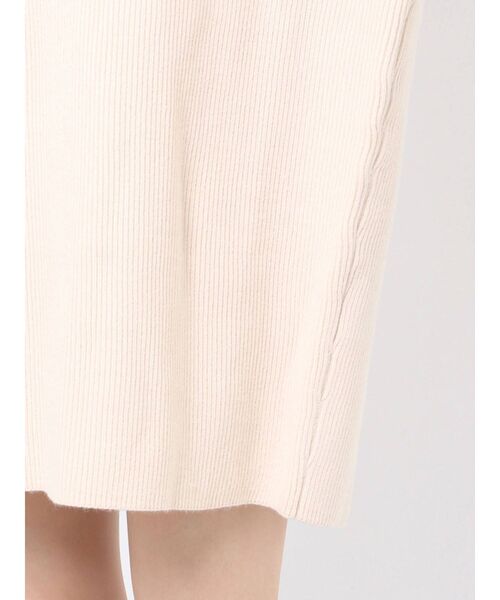 GYDA(ジェイダ)の「タートルネックルーズ ニット ワンピース(ワンピース・レディース・アイボリー/ブラック・FREE)」の5枚目の写真