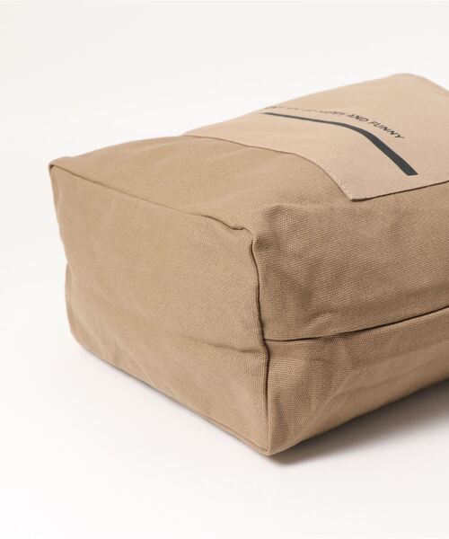 Samansa Mos2 blue（サマンサモスモスブルー）の「キャンバスロゴプリント2WAYショルダー（ショルダーバッグ・レディース・ブラック/ベージュ/キナリ・ﾌﾘ-）」の4枚目の写真