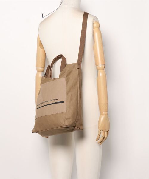 Samansa Mos2 blue（サマンサモスモスブルー）の「キャンバスロゴプリント2WAYショルダー（ショルダーバッグ・レディース・ブラック/ベージュ/キナリ・ﾌﾘ-）」の7枚目の写真