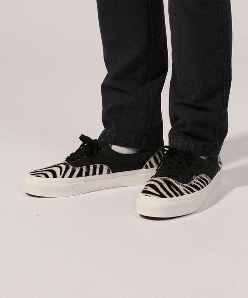 TOMORROWLAND （トゥモローランド）の「VANS ERA 95 DX Zebra スニーカー（スニーカー・メンズ・ブラック系その他・8/10/9）」の4枚目の写真