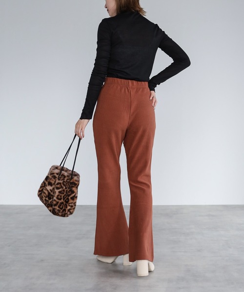 r.(アールドット)の「ダブルフェイス ミニプリーツ フレアパンツ(スウェットパンツ・レディース・ブラック/ブラウン/ベージュ/ブルー/パープル・MEDIUM)」の19枚目の写真