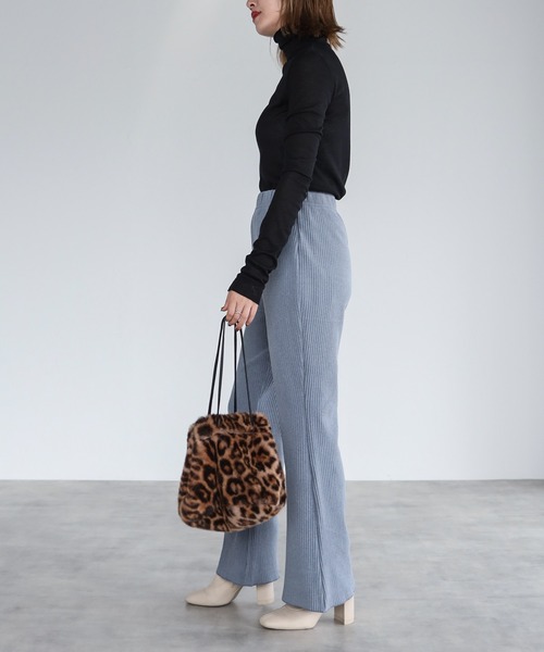 r.(アールドット)の「ダブルフェイス ミニプリーツ フレアパンツ(スウェットパンツ・レディース・ブラック/ブラウン/ベージュ/ブルー/パープル・MEDIUM)」の7枚目の写真