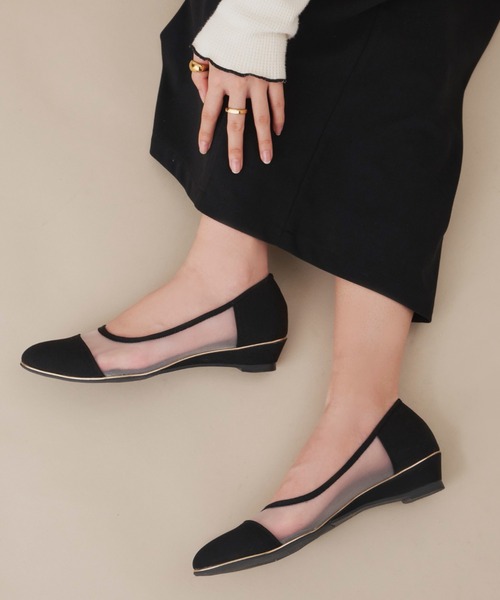 NEUNA（ヌナ）の「【シアーな肌見えロマンティックムード。】4cmヒールポインテッドトゥシアー切り替え/チュールパンプス/パーティーシューズ（パンプス・レディース・ブラック/ブラック×ホワイト・SMALL/MEDIUM/LARGE）」の2枚目の写真