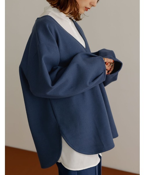 Re:EDIT（リエディ）の「軽くて暖かいリサイクルストレッチ圧縮ニットソー深Vネックプルオーバー（その他トップス・レディース・ブラック/グレー系その他/ブルー/ベージュ・MEDIUM/LARGE）」の4枚目の写真