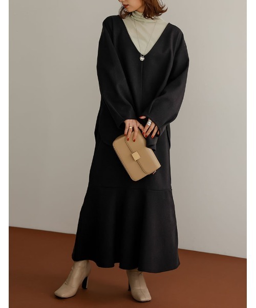 Re:EDIT（リエディ）の「軽くて暖かいリサイクルストレッチ圧縮ニットソー深Vネックプルオーバー（その他トップス・レディース・ブラック/グレー系その他/ブルー/ベージュ・MEDIUM/LARGE）」の7枚目の写真