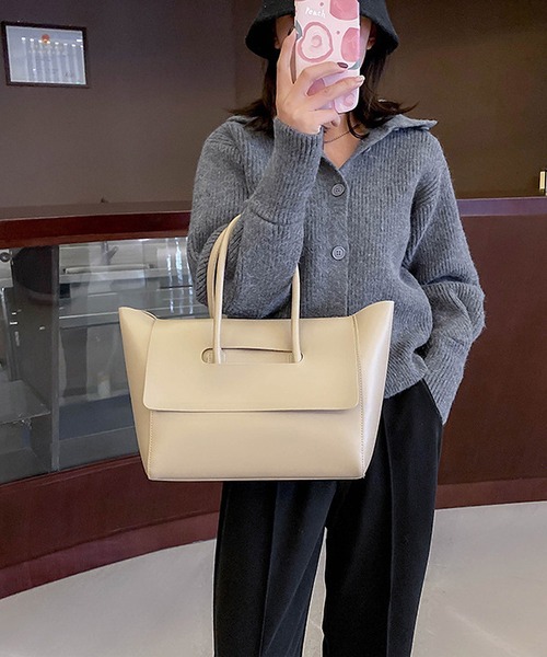 shopnikoniko(ショップニコニコ)の「合成皮革 トートバッグ(トートバッグ・レディース・ベージュ/ブラック/ブラウン・フリー)」の3枚目の写真