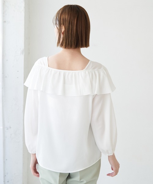 ROPE' PICNIC(ロペピクニック)の「ラッフルデザインブラウス(シャツ/ブラウス・レディース・ネイビー/オフホワイト/イエロー・38)」の5枚目の写真