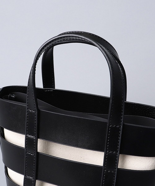 YAHKI(ヤーキ)の「【 YAHKI / ヤーキ 】 W FACE LEATHER SHOULDER / レザーショルダーバッグ(ショルダーバッグ・レディース・ホワイト/ブラック・FREE)」の10枚目の写真