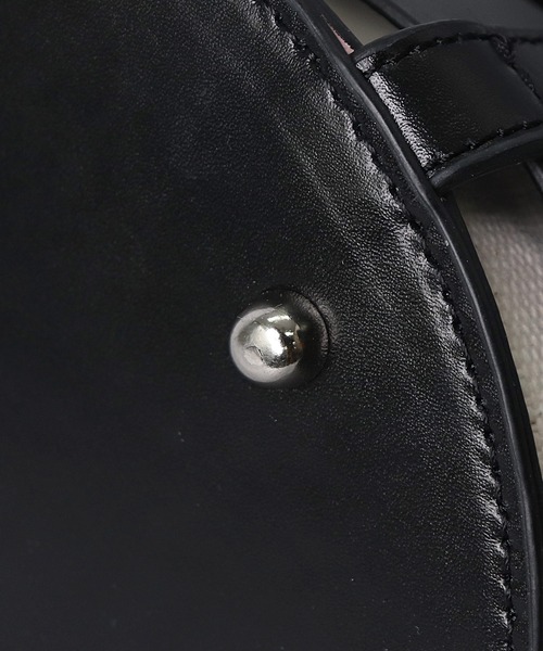 YAHKI(ヤーキ)の「【 YAHKI / ヤーキ 】 W FACE LEATHER SHOULDER / レザーショルダーバッグ(ショルダーバッグ・レディース・ホワイト/ブラック・FREE)」の13枚目の写真