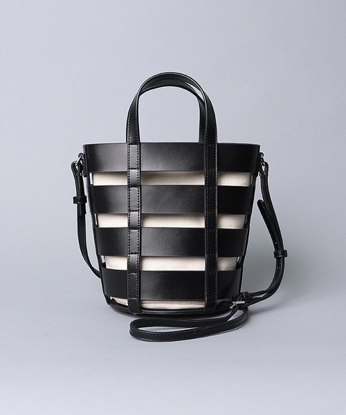 YAHKI(ヤーキ)の「【 YAHKI / ヤーキ 】 W FACE LEATHER SHOULDER / レザーショルダーバッグ(ショルダーバッグ・レディース・ホワイト/ブラック・FREE)」の6枚目の写真