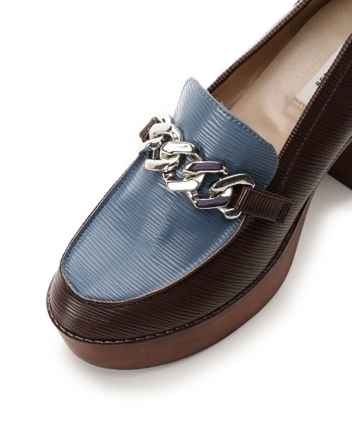 REDYAZEL(レディアゼル)の「ビット付き厚底ローファー(パンプス・レディース・ベージュ/ブルー・SMALL/MEDIUM)」の9枚目の写真