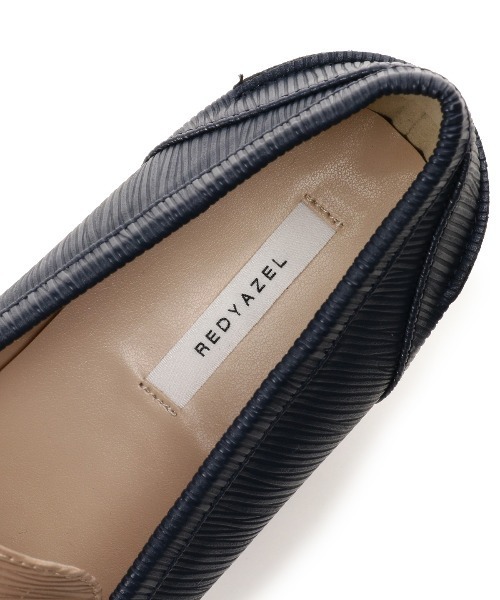 REDYAZEL(レディアゼル)の「ビット付き厚底ローファー(パンプス・レディース・ベージュ/ブルー・SMALL/MEDIUM)」の8枚目の写真