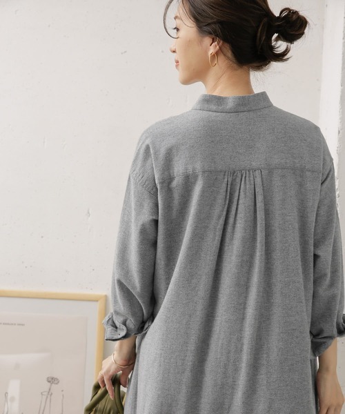 URBAN RESEARCH DOORS（アーバンリサーチドアーズ）の「コットンフランネルシャツワンピース（ワンピース・レディース・ベージュ/ネイビー/グレー・ONE）」の17枚目の写真