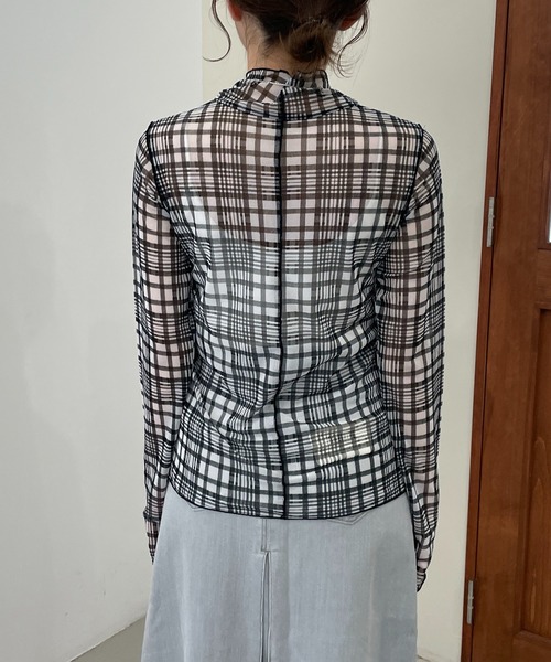 CAPRICIEUX LE'MAGE（カプリシューレマージュ）の「【AgAwd/アガウド】シアーチェックハイネックTシャツ（Tシャツ/カットソー・レディース・ブラック/ブラウン・FREE）」の7枚目の写真