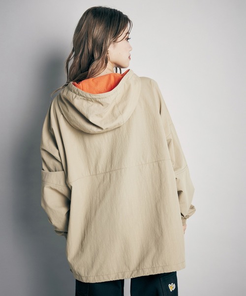 ROXY(ロキシー)の「ANORAK JACKET/ロキシーナイロンアノラックジャケット(ナイロンジャケット・レディース・ブラック/ベージュ・MEDIUM/LARGE)」の11枚目の写真