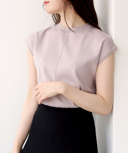 HER CLOSET(ハークローゼット)の「【cheriella】WEB限定イージーケアCOOLタッチセンターラインノースリーブサマーニット(ニット/セーター・レディース・ブラック/ブルー/ピンクベージュ/テラコッタ/ホワイト/グレイッシュベージュ・M)」の6枚目の写真