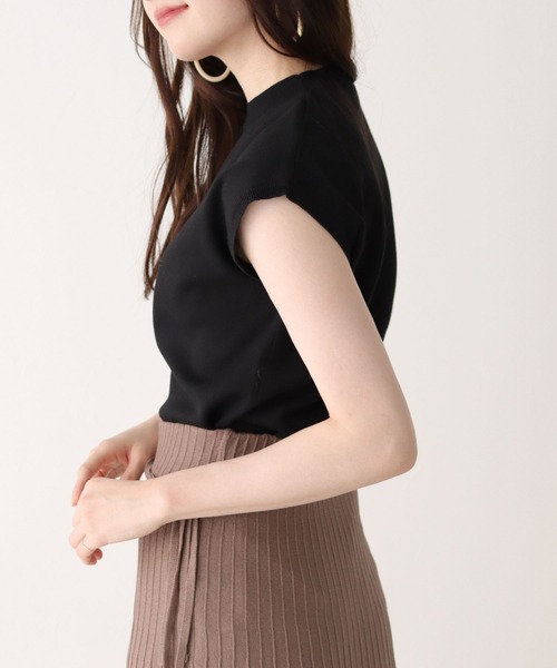 HER CLOSET(ハークローゼット)の「【cheriella】WEB限定イージーケアCOOLタッチセンターラインノースリーブサマーニット(ニット/セーター・レディース・ブラック/ブルー/ピンクベージュ/テラコッタ/ホワイト/グレイッシュベージュ・M)」の19枚目の写真