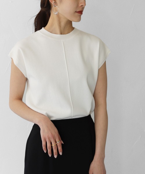 HER CLOSET(ハークローゼット)の「【cheriella】WEB限定イージーケアCOOLタッチセンターラインノースリーブサマーニット(ニット/セーター・レディース・ブラック/ブルー/ピンクベージュ/テラコッタ/ホワイト/グレイッシュベージュ・M)」の9枚目の写真