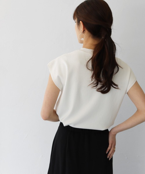 HER CLOSET(ハークローゼット)の「【cheriella】WEB限定イージーケアCOOLタッチセンターラインノースリーブサマーニット(ニット/セーター・レディース・ブラック/ブルー/ピンクベージュ/テラコッタ/ホワイト/グレイッシュベージュ・M)」の10枚目の写真