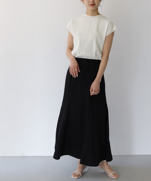 HER CLOSET(ハークローゼット)の「【cheriella】WEB限定イージーケアCOOLタッチセンターラインノースリーブサマーニット(ニット/セーター・レディース・ブラック/ブルー/ピンクベージュ/テラコッタ/ホワイト/グレイッシュベージュ・M)」の11枚目の写真