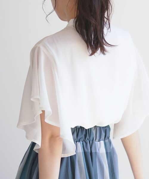 rps（アールピーエス）の「フレアースリーブバンドカラーブラウス（シャツ/ブラウス・レディース・オフホワイト/ブラック/グレイッシュブルー/ライトグレー/ダークグリーン・M）」の12枚目の写真