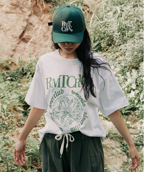 ROMANTIC CROWN(ロマンティッククラウン)の「【ROMANTIC CROWN】ROUND FLOWER TEE / ロマンティッククラウン ラウンド フラワー グラフィック Tシャツ(Tシャツ/カットソー・メンズ・ブラック/ホワイト/ライトパープル・SMALL/X-LARGE/LARGE/MEDIUM)」の3枚目の写真