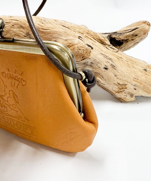 SNOOPY×OLD BETTY'S（スヌーピーカケルオールドベティーズ）の「【日本製】スヌーピー【SNOPPY】Leather Coin Purse（財布・レディース・イエロー系その他3/イエロー系その他2/キャメル/オレンジ系その他2/オレンジ系その他3/オレンジ・FREE）」の14枚目の写真