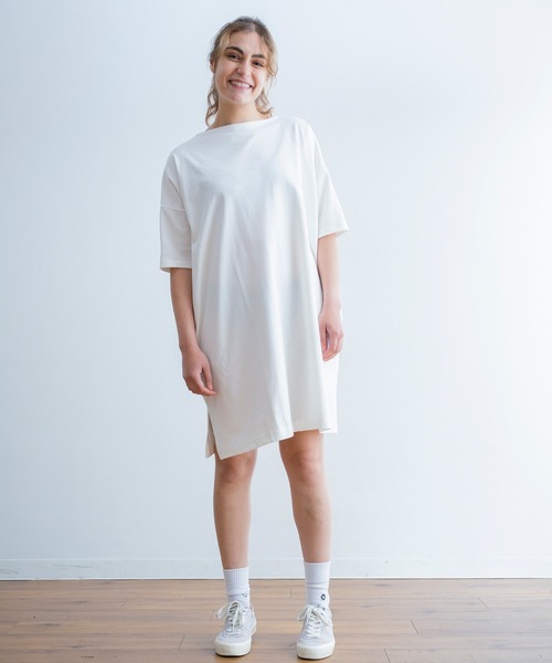 A.U.G. relaxing(オーグリラクシング)の「A.U.G. relaxing ポート N ワイド ミディ Tシャツ (MADE IN JAPAN)(Tシャツ/カットソー・レディース・ホワイト/ホワイト×グレー/ホワイト×ブラウン/ホワイト×ブルー/ホワイト×ブラック/ブラック・FREE)」の17枚目の写真