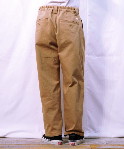 BROOKLYN OVERALL（ブルックリンオーバーオール）の「ストレッチ２タックパンツ（その他パンツ・メンズ・ベージュ/ネイビー・MEDIUM/LARGE）」の6枚目の写真