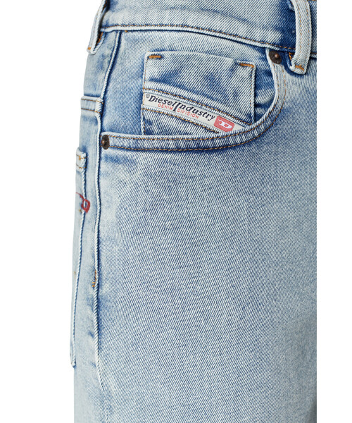 DIESEL(ディーゼル)の「FW22 レディース デニム ワイドフレア(デニムパンツ・レディース・インディゴブルー・31inch/25inch/27inch/29inch/23inch)」の3枚目の写真
