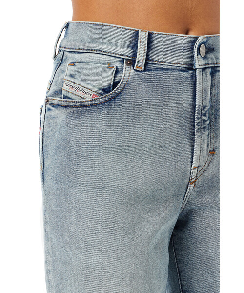DIESEL(ディーゼル)の「FW22 レディース デニム ワイドフレア(デニムパンツ・レディース・インディゴブルー・31inch/25inch/27inch/29inch/23inch)」の4枚目の写真