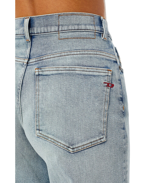 DIESEL(ディーゼル)の「FW22 レディース デニム ワイドフレア(デニムパンツ・レディース・インディゴブルー・31inch/25inch/27inch/29inch/23inch)」の5枚目の写真