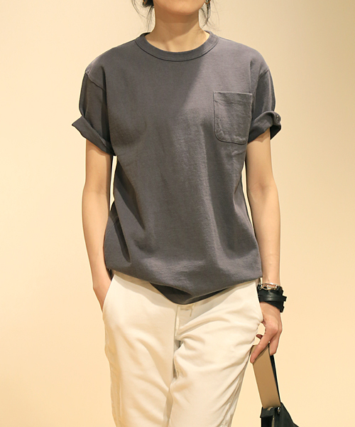 Champion（チャンピオン）の「3-STYLE VINTAGE TEE (Champion)（Tシャツ/カットソー・レディース・ネイビー/チャコールグレー/オフホワイト・LARGE/SMALL/MEDIUM）」の3枚目の写真