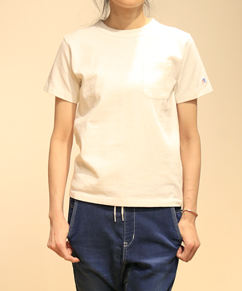 Champion（チャンピオン）の「3-STYLE VINTAGE TEE (Champion)（Tシャツ/カットソー・レディース・ネイビー/チャコールグレー/オフホワイト・LARGE/SMALL/MEDIUM）」の4枚目の写真