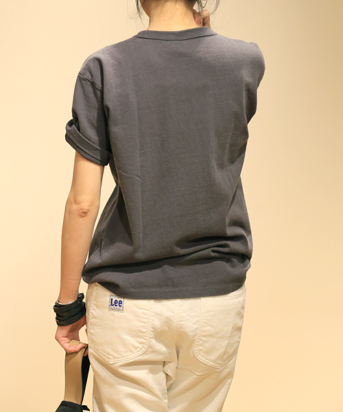 Champion（チャンピオン）の「3-STYLE VINTAGE TEE (Champion)（Tシャツ/カットソー・レディース・ネイビー/チャコールグレー/オフホワイト・LARGE/SMALL/MEDIUM）」の12枚目の写真