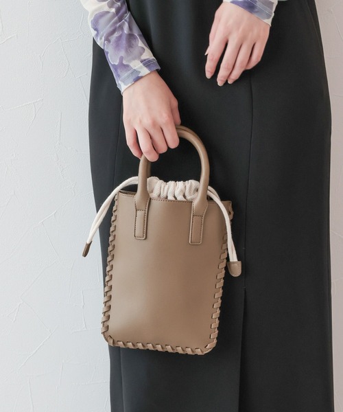 Andemiu（アンデミュウ）の「ステッチショルダーバッグ165951（ショルダーバッグ・レディース・ダークブラウン/オレンジ/アイボリー・FREE）」の8枚目の写真