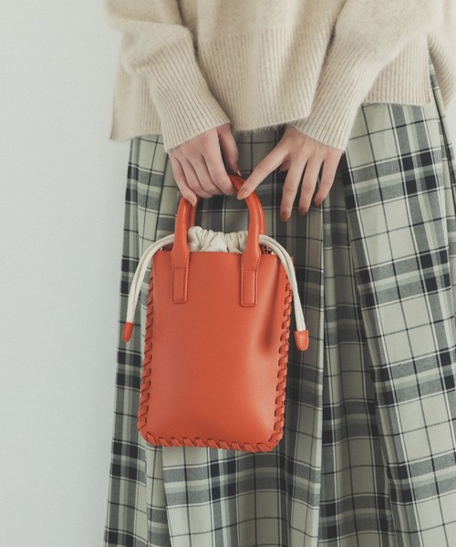 Andemiu（アンデミュウ）の「ステッチショルダーバッグ165951（ショルダーバッグ・レディース・ダークブラウン/オレンジ/アイボリー・FREE）」の12枚目の写真