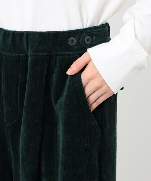 ONIGIRI（オニギリ）の「ベロア　ワイドパンツ（その他パンツ・レディース・ブラウン/グリーン・MEDIUM/LARGE）」の13枚目の写真
